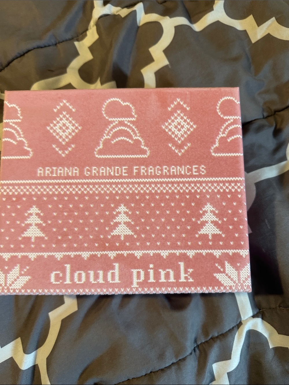 Ariana Grande Cloud Pink Fragrance Gift Box - Pink